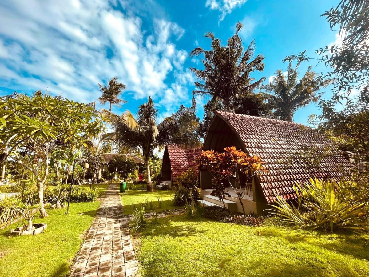 Apit Lawang Villas & Resto Batununggul Exterior foto